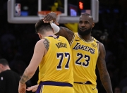 爱游戏入口-詹姆斯连续砍下五场比赛三双表现