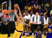 爱游戏官方入口-鹈鹕队关键时刻发挥出色，获得重要胜利