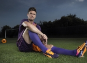 爱游戏官方-极速引擎，当F1午夜灯幕照亮拉文的转换艺术