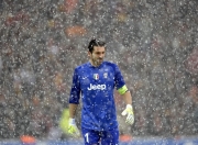 爱游戏下载-破界之战，阿什拉夫持续制造杀伤，那不勒斯掀翻乌拉圭