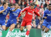 爱游戏官方-极速之巅的独舞者，阿隆索以一人之力，将迈凯伦的蓝色狂想刻入雷诺的黄昏