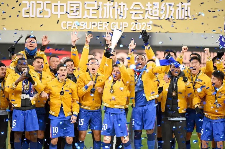夺冠热门上海上港表现神勇，轻松击败对手