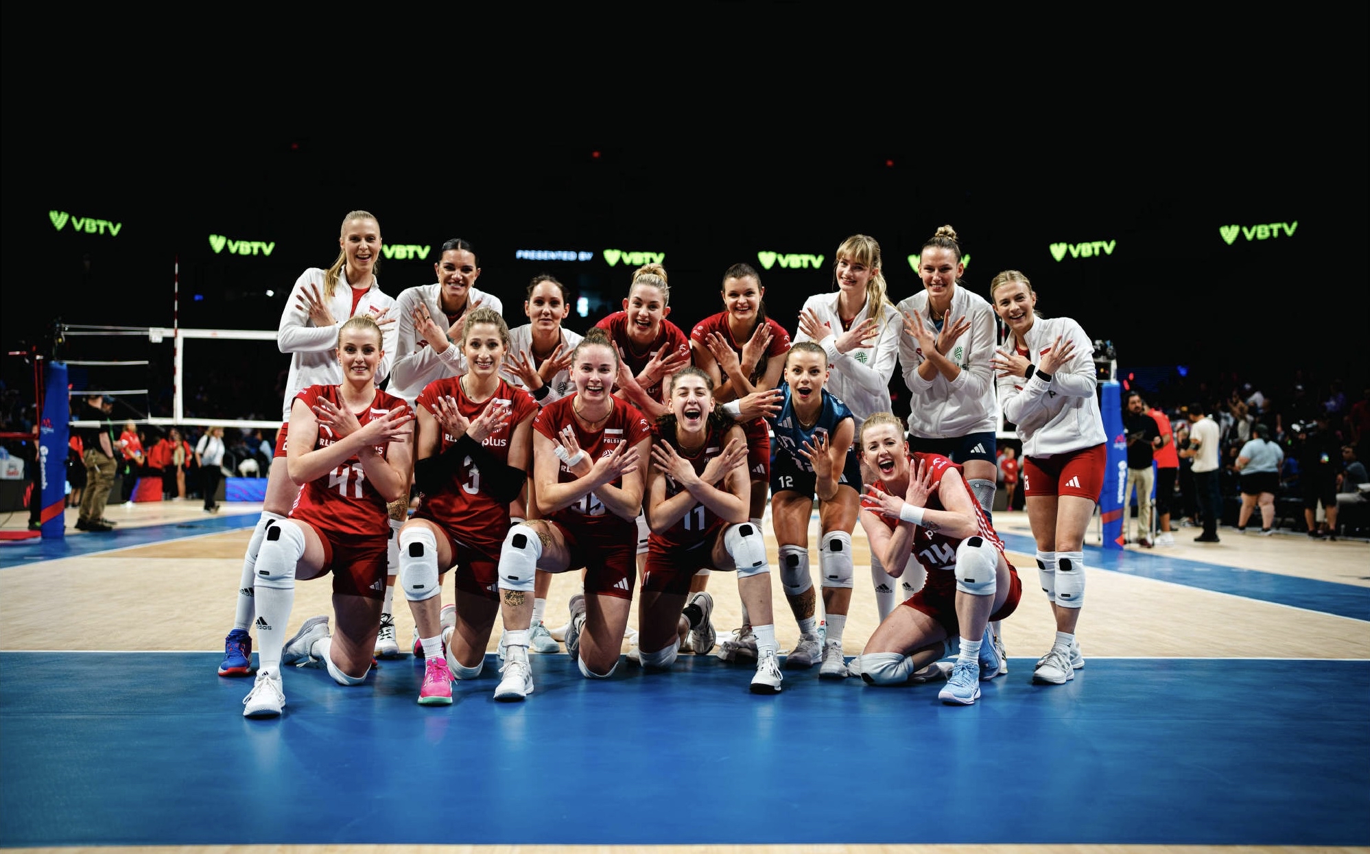 包含波兰队力克对手,晋级欧锦赛八强的词条 包含波兰队力克对手,晋级欧锦赛八强的词条