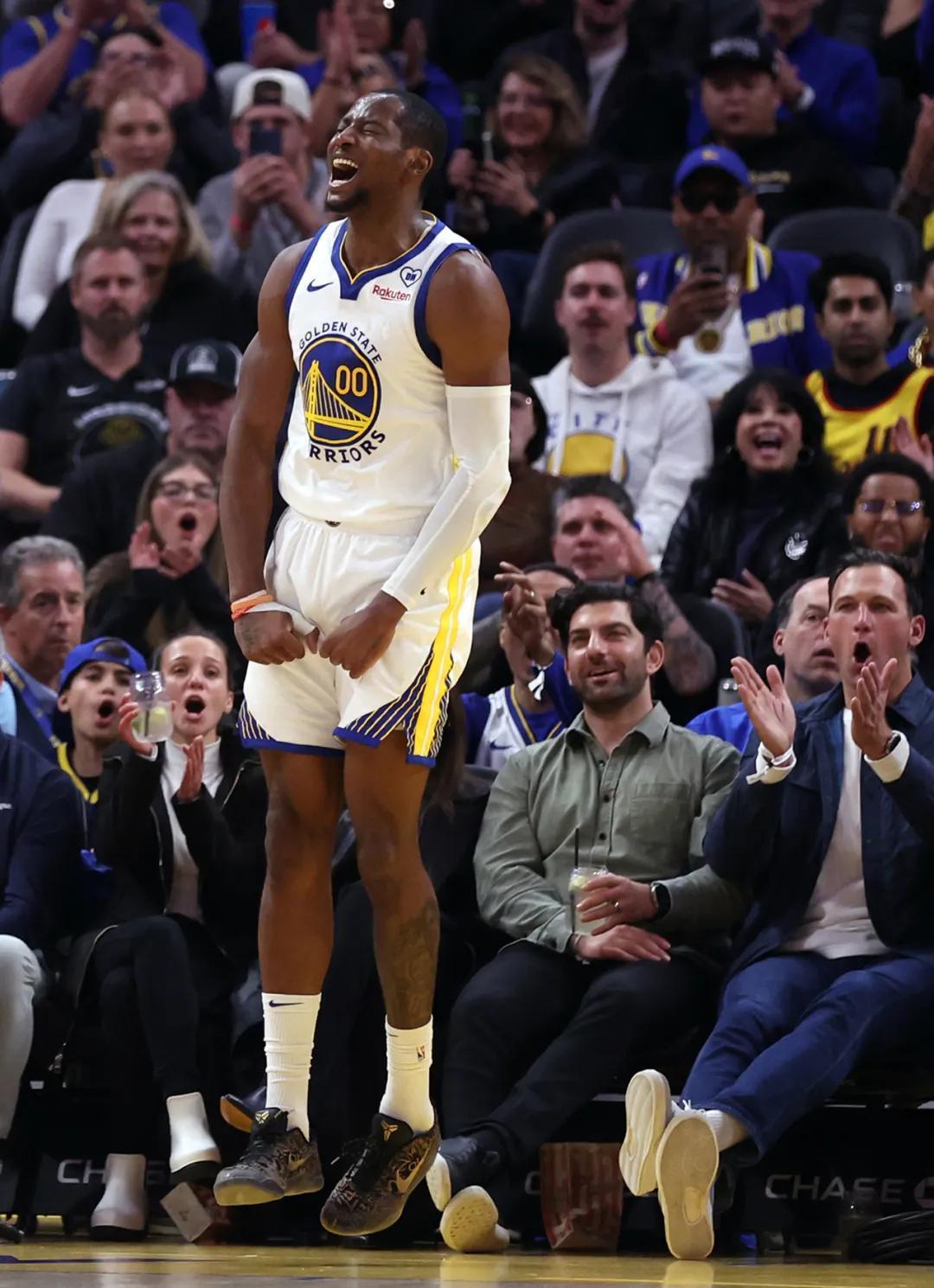 关于罗马尼亚老鹰客场战胜,士气高昂的信息 关于罗马尼亚老鹰客场战胜,士气高昂的信息