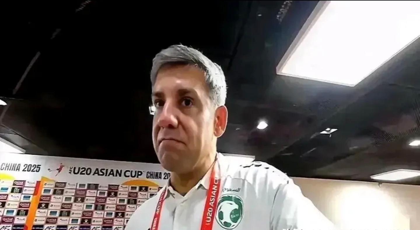 澳大利亚的精英球员在场上展现实力 澳大利亚的精英球员在场上展现实力