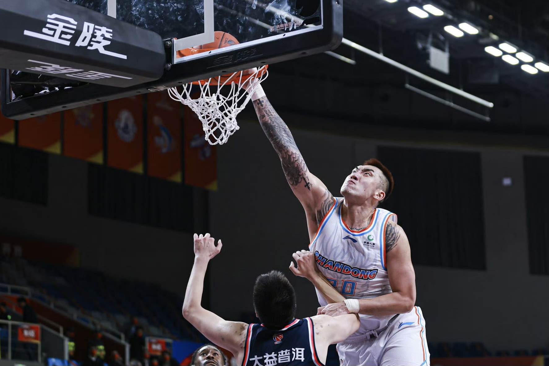 广东队客场迎战青岛势要取胜 广东队客场迎战青岛势要取胜