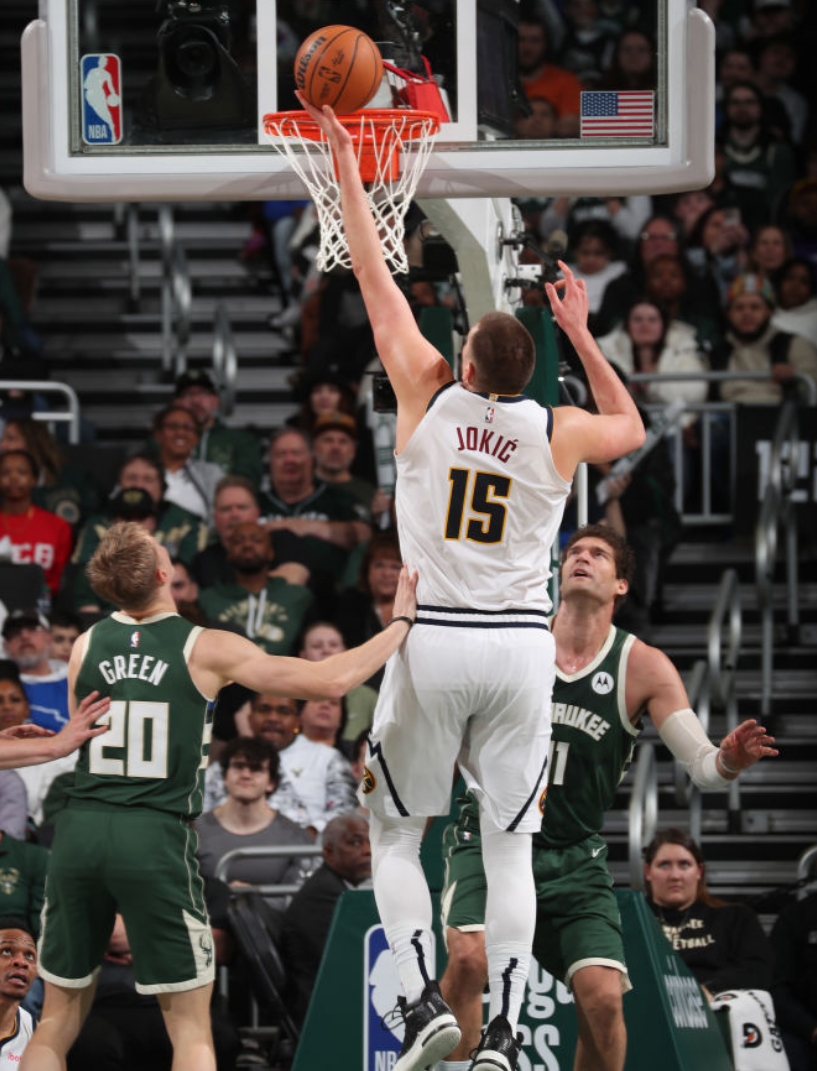 猛龙剑指总决赛,雄鹿阻击强劲对手 猛龙剑指总决赛,雄鹿阻击强劲对手