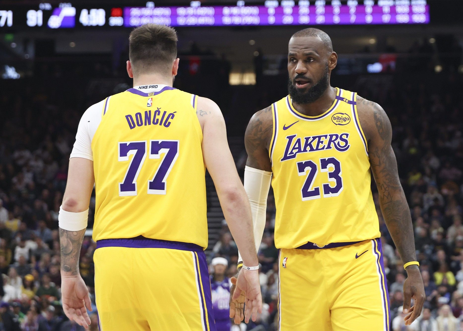 湖人主场大胜，詹姆斯贡献全面数据