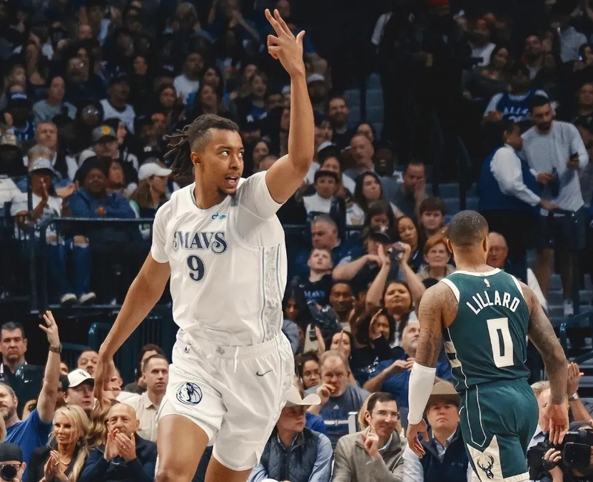 雄鹿队客场惊险取胜