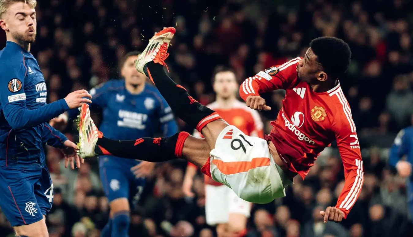 曼联门将扑出关键球:守门如铁雄心昭示 曼联门将扑出关键球:守门如铁雄心昭示