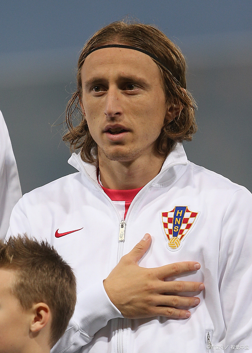 包含尤文横扫马德里竞技，莫德里奇高光表现的词条