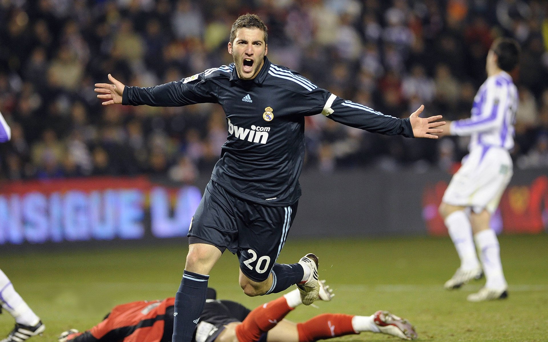 争冠的约基奇维度,看英超如何演绎完美掌控之夜