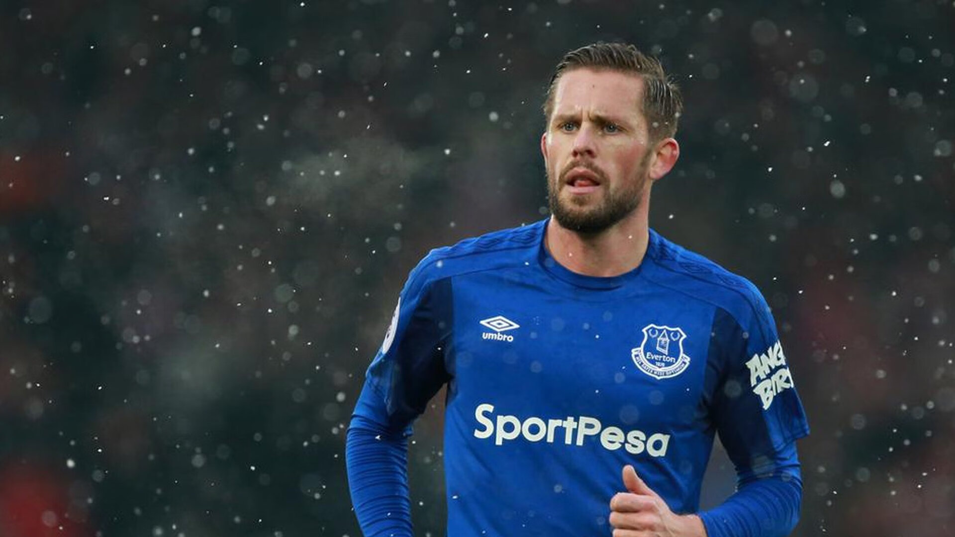 毫厘间的王座，佩雷兹的统治力与一场险胜背后的赛车哲学